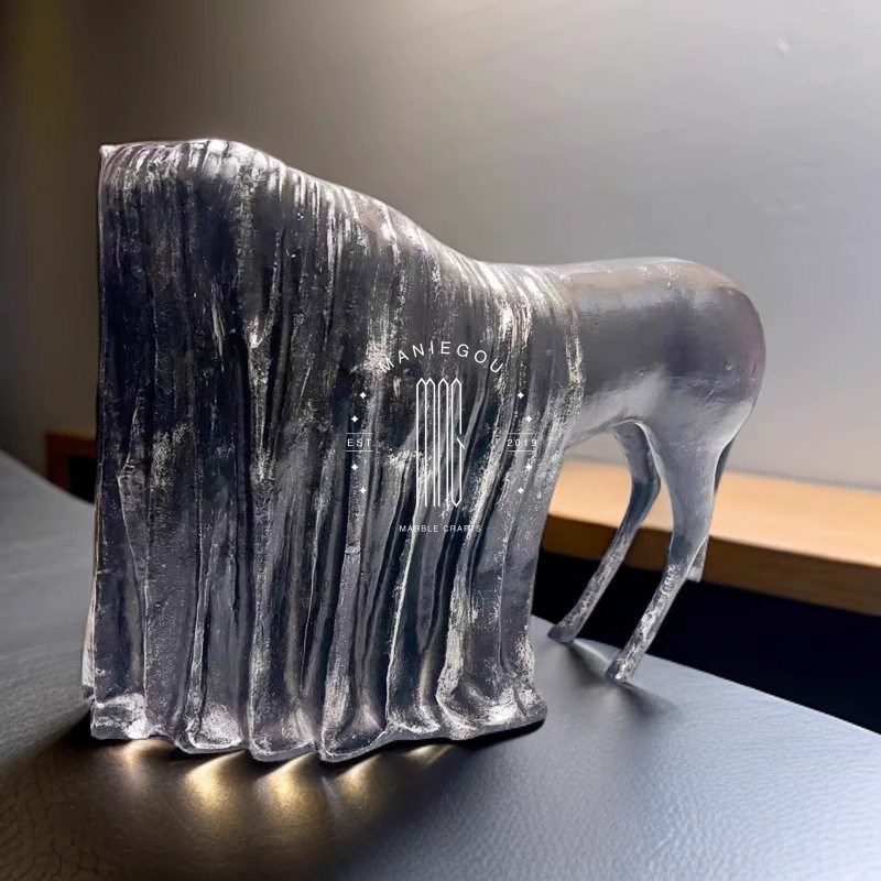 金属蒙面马现代样板间茶几雕塑摆件样板间售楼处摆件