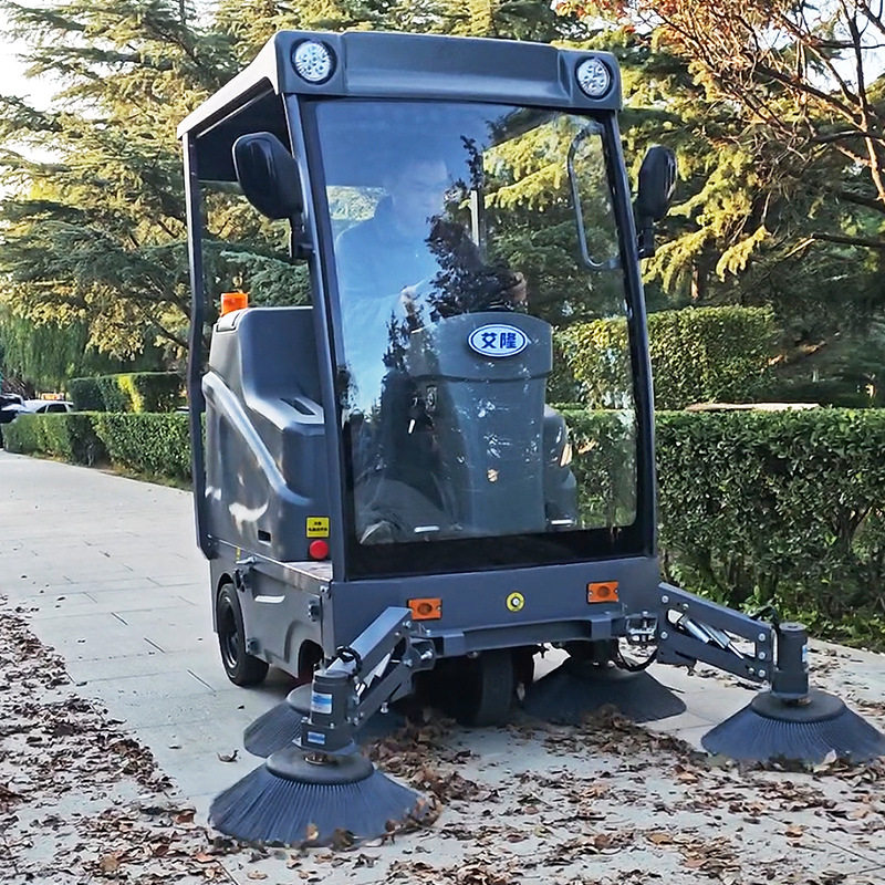 艾隆电动扫地车工业道路清扫车驾驶式小区物业扫树叶电动扫地机