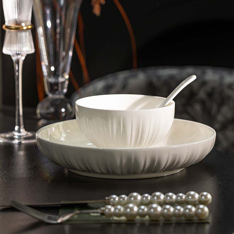 纯白简约浮雕碗碟套装家用简约风陶瓷饭碗盘子汤碗厨具组合碗具