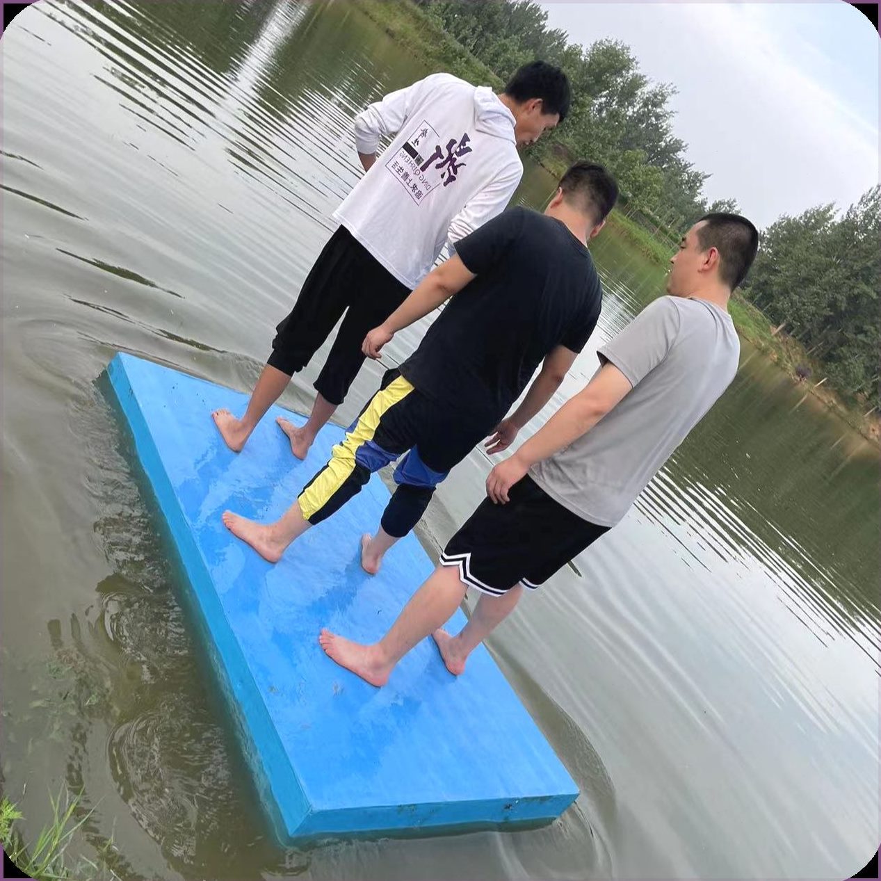 库水浮板筏泡沫板桥钓投鱼垂钓泡沫浮皮划艇子实心硬料养殖船渔船