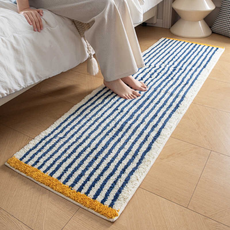 ins条纹地毯卧室床边毯加厚植绒地垫高级色主卧房间长条毛绒脚垫