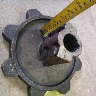 浙江柳林履带收割机旋耕机湖南龙舟收割机行走驱动轮打田轮配件