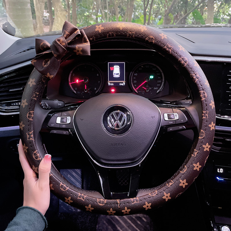 2022新款汽车方l向盘套女神款时尚老花四季通用可爱夏季皮车把套