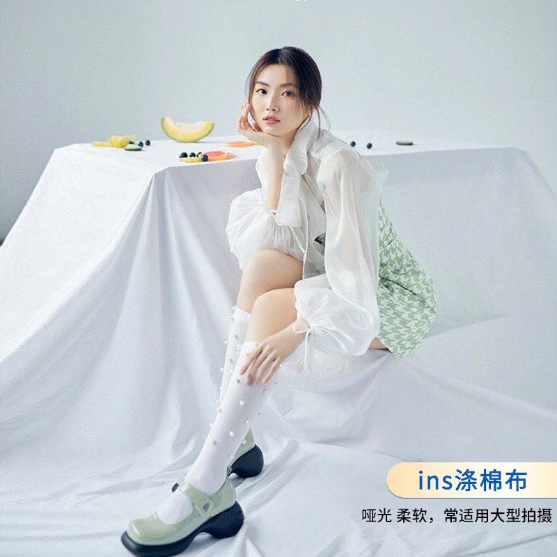白色拍照背景布/发亮丝光白布/哑光涤棉白色布料/纹理白色背景布图片
