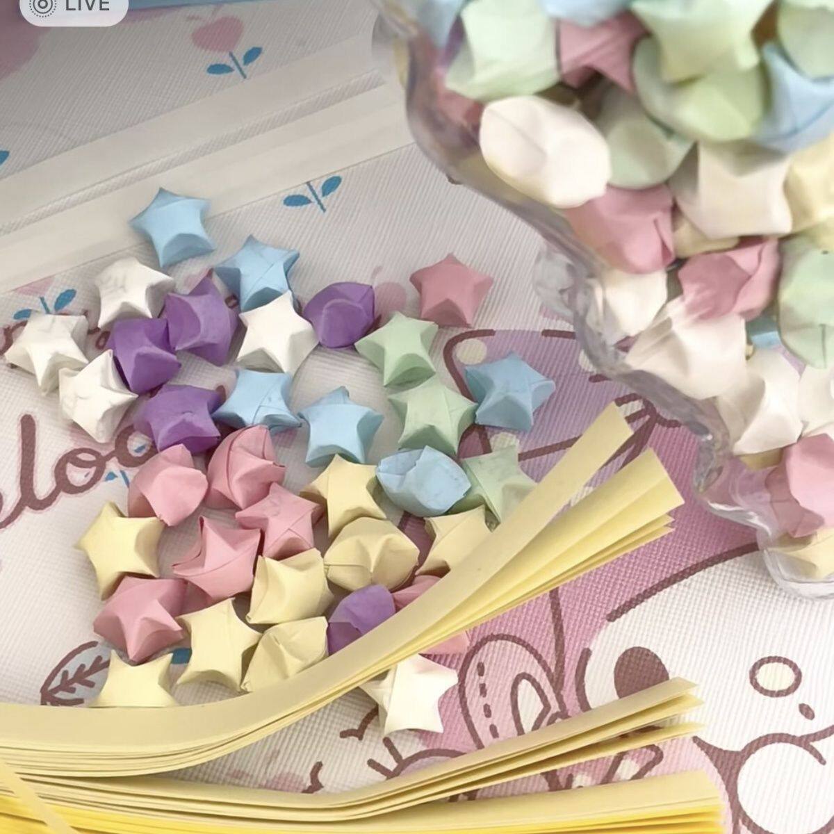 渐变彩色星星折纸幸运星送闺蜜情侣DIY生日礼物手写寄语彩色折纸图片