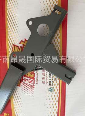 SINOTRUK汕德卡C5C7HC9H配件保险杠右支架总成712W41610-5005