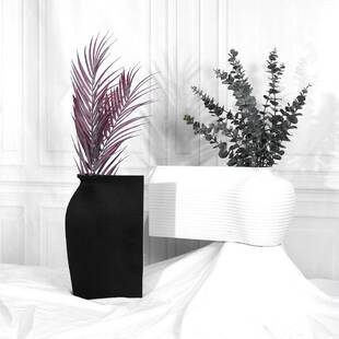 现代简约黑白树脂条纹花瓶 客厅电视柜样板房树脂摆件装饰品花瓶