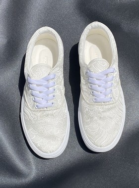 2025夏季新款大码男鞋4748滑板鞋男情侣鞋子男帆布鞋男款白色单鞋