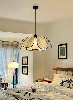 法式奶11972油风餐厅吊灯北欧吧中古复古宿卧室台护艺眼术花朵吊