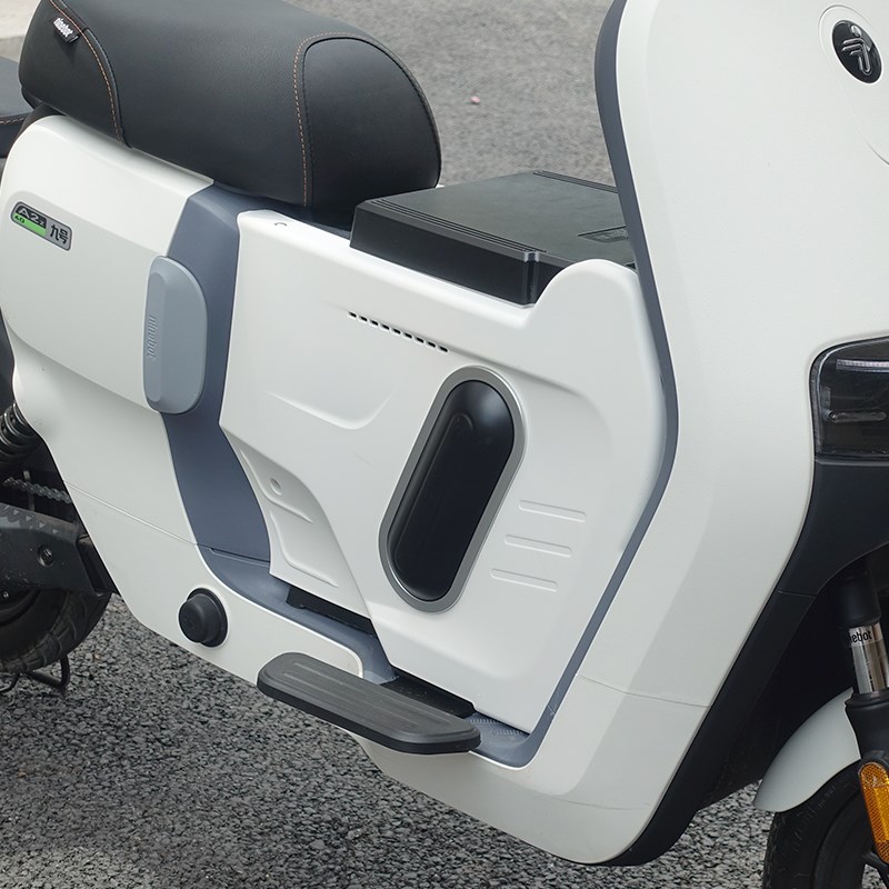 适配九号电动车A2z40/A2z60A2z90/35C中箱大容量储物箱置物箱配件