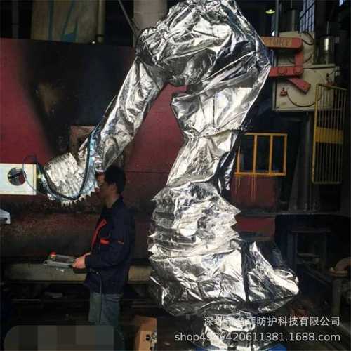 库卡KR360 R2830 机器人防护服防尘防水防静电耐高温隔热保温系统