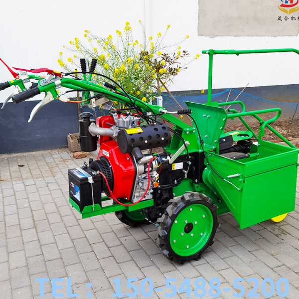 2023新型玉米收割机 小型柴油玉米收获机 手扶拖拉机带剥皮收割机