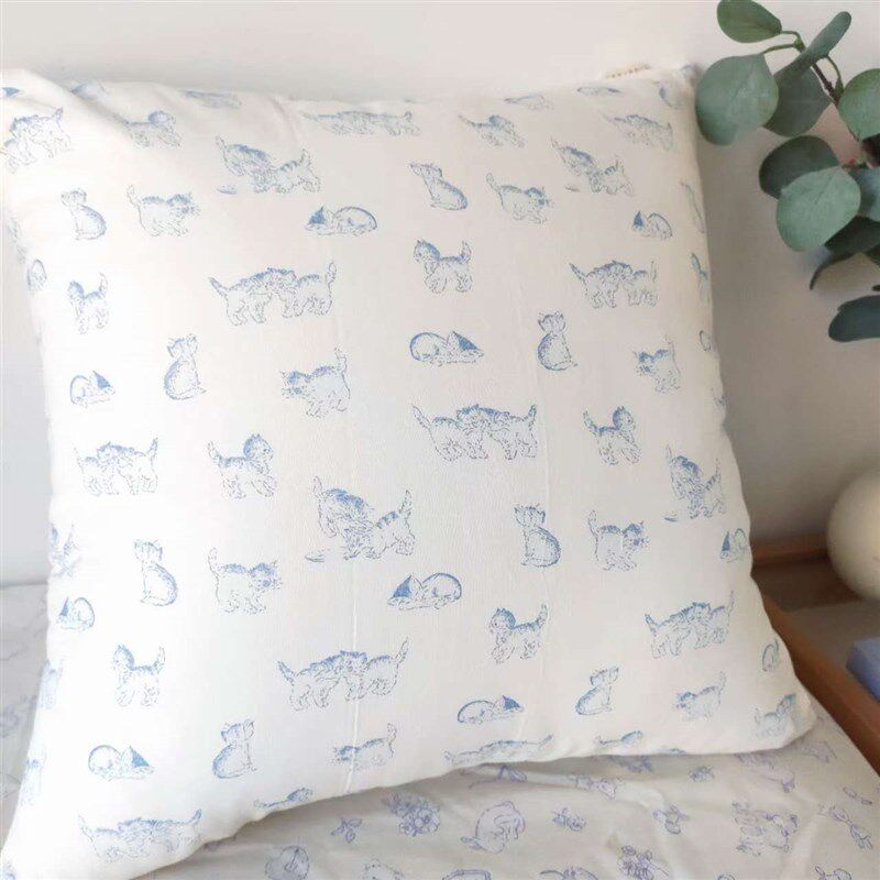 韩国ins风纯棉可爱蓝色小猫咪抱枕靠垫抱枕沙发靠枕方枕