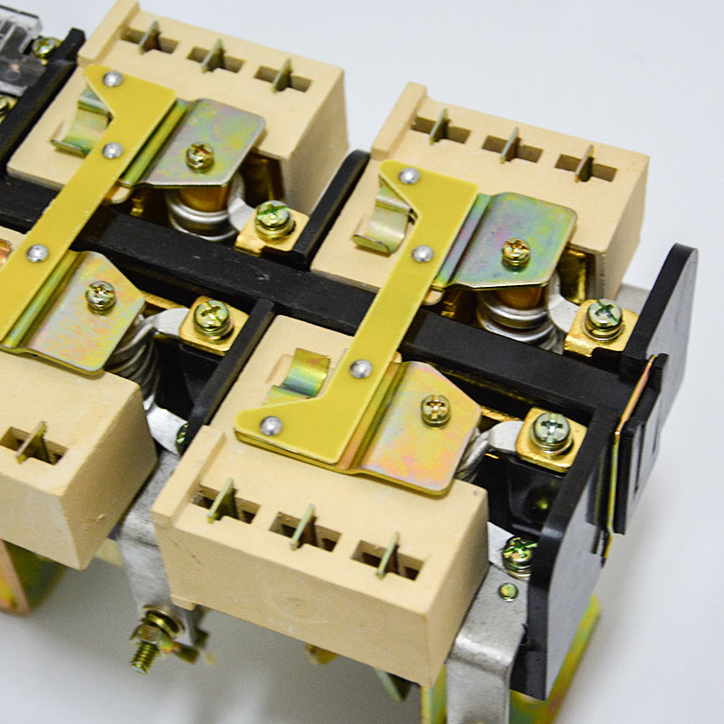 CZ0-40/100/150/20/02/10起重吸盘电动机24V220V触点直流接触器
