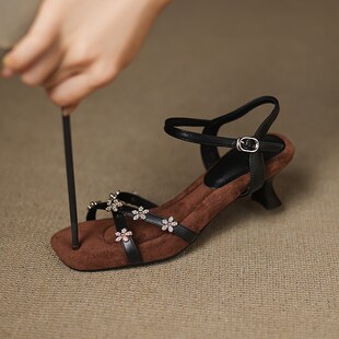 5cm法式绝美粗跟踩屎感小凉鞋女夏中跟软底外穿超软不累脚高跟鞋