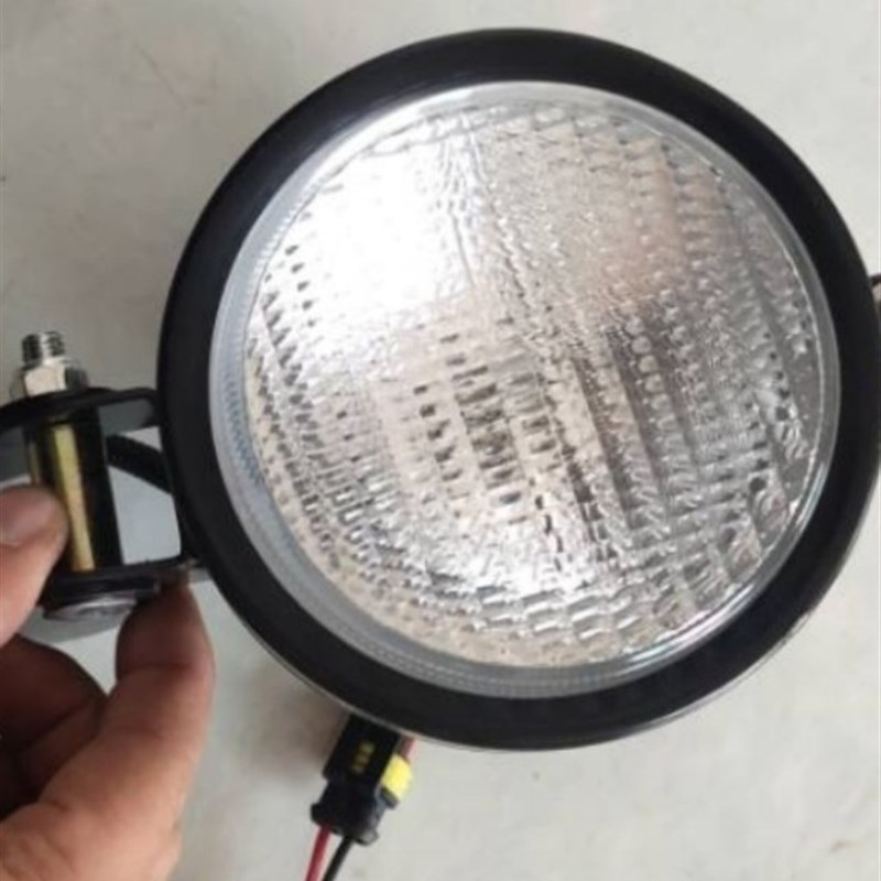 约翰迪尔拖拉机g电喷3B404 3B484 3B554后大灯 后照灯顶照灯工作