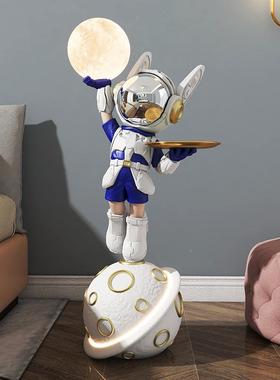 北欧轻奢航宇员摆件家居装饰RKD5685品客办公室电视柜玄厅关潮玩