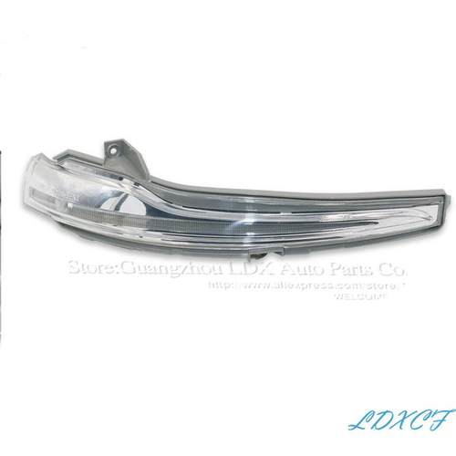 适用奔驰C级S级W2025W222倒车镜灯后视镜灯C180C00向灯S300S4转00