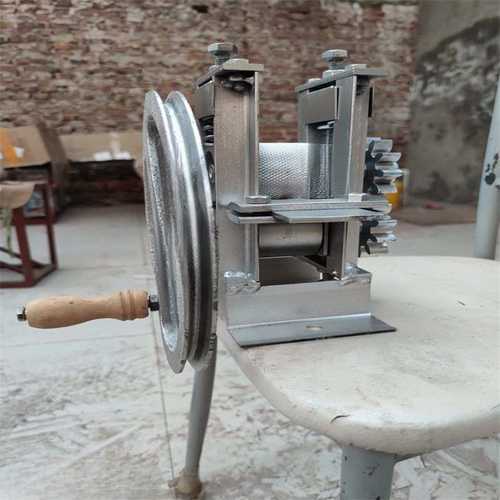 小型手摇破篾机开篾片机手动竹条分层机破竹机家用竹片分层机