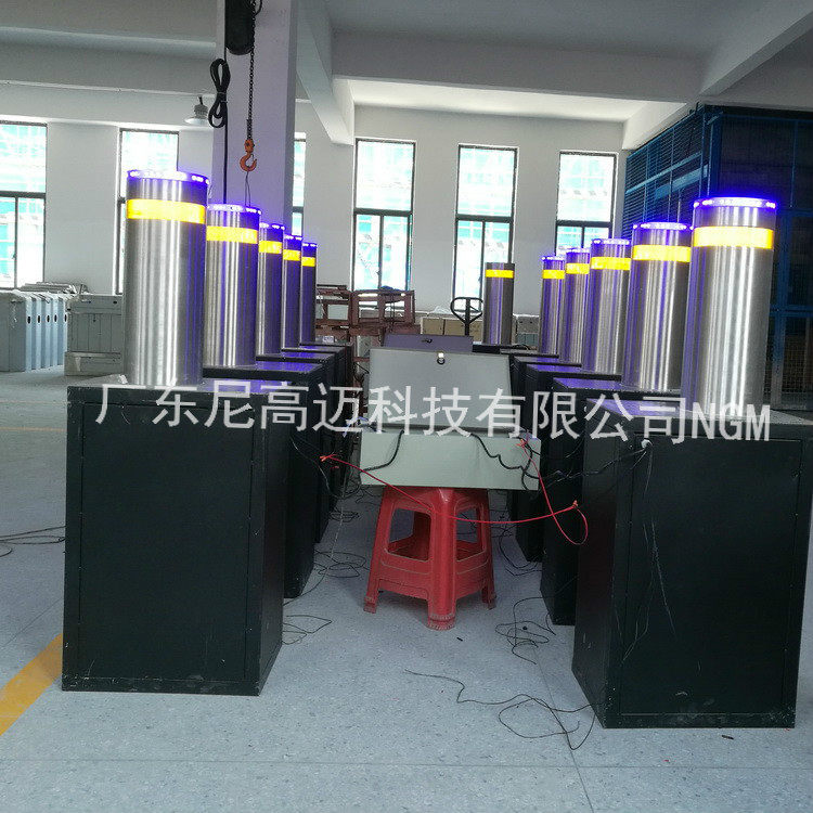 农贸市场批发养殖场电动升降庄路障柱交通设施升降隔离柱