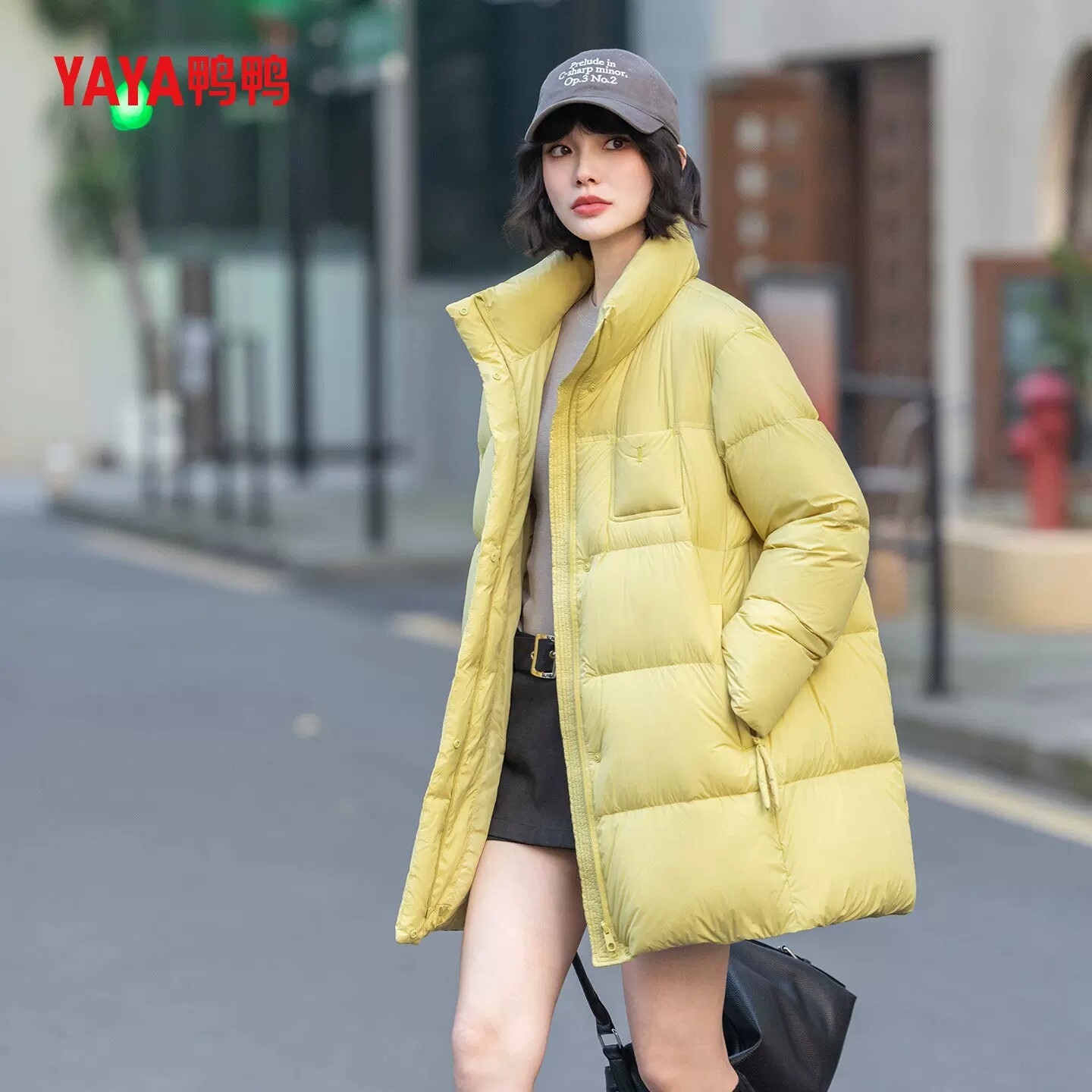 鸭鸭90绒新款时尚休闲百搭连帽加厚保暖中长款羽绒服女士冬季外套