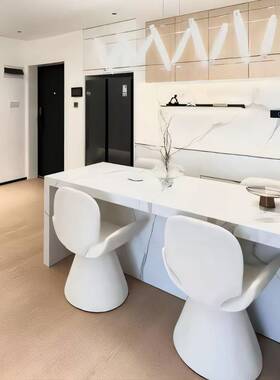 J^意式极简风餐桌椅黑色靠背设计师梳妆凳卧室轻奢感小化妆