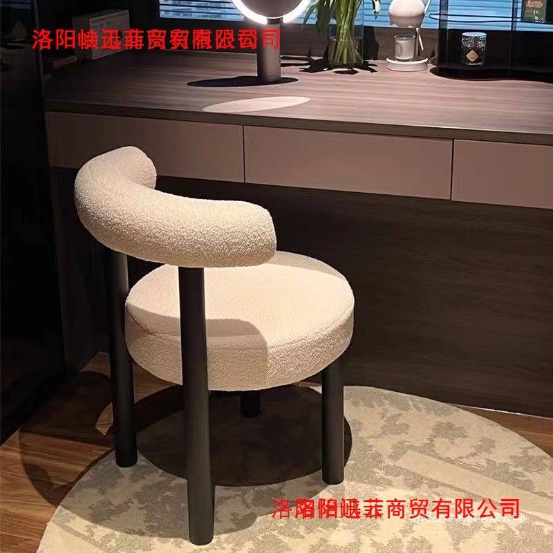 网红化妆椅奶油风设计师现代简约梳妆凳出租屋卧室轻奢餐椅美甲椅