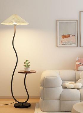 油BAA风沙发旁边的落灯客厅边几置物茶几地卧室褶床奶头百立式台