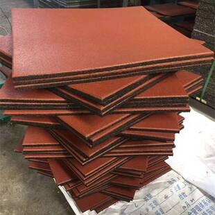 幼儿园防护防晒橡胶地砖橡胶地垫健身房橡胶地垫防滑防震防水