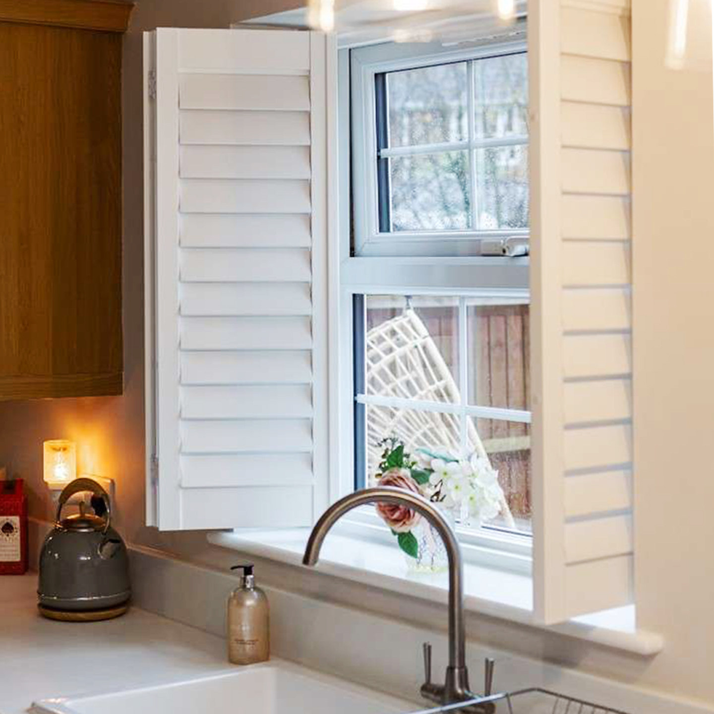 欧式进口实木防水遮阳百叶门窗定