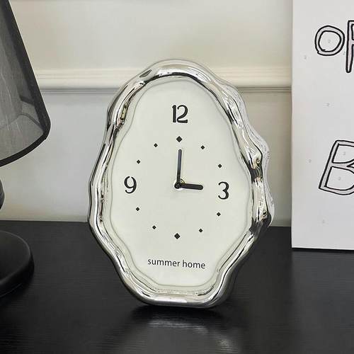 电镀轻奢云朵桌面时钟摆件表客厅玄关卧室装饰品钟表摆台式座钟