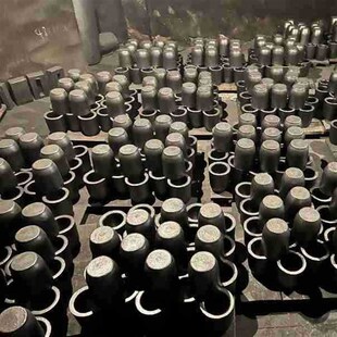 石墨匣钵用于合金工具钢冶炼抗热震稳定好导热性好的石墨坩埚