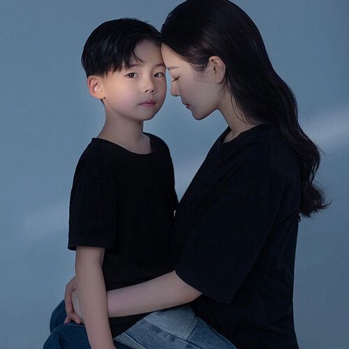 影楼新款亲子主题拍摄服装母子T恤拍照家庭装时尚洋气牛仔全家福