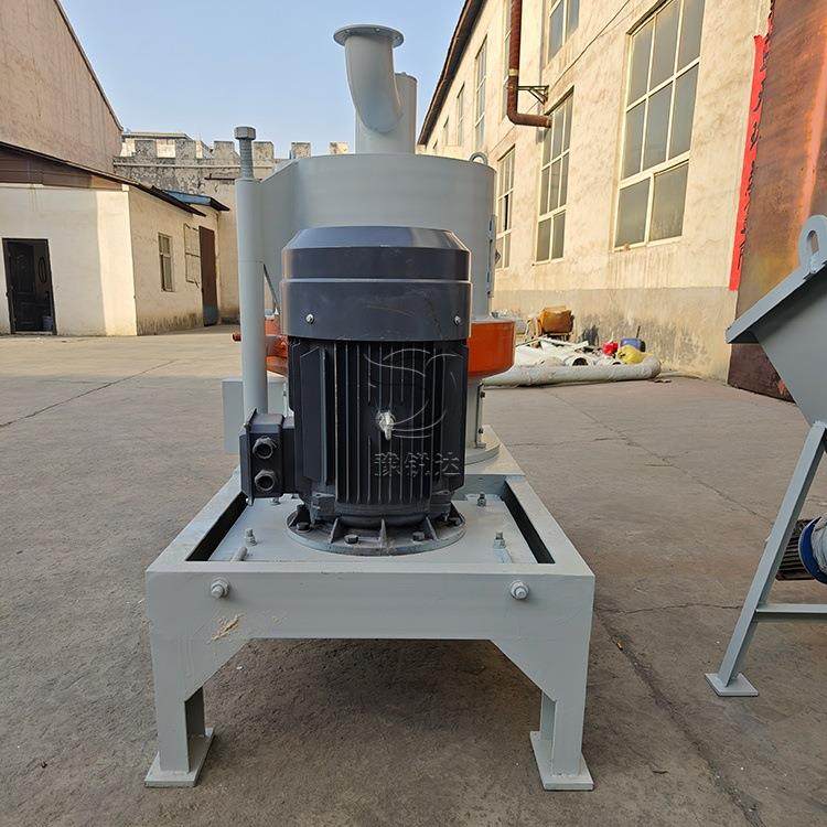 松木锯末超细研磨机 高细度松木竹子磨粉机 立式稻壳麸皮打粉设备,机械设备,粉碎机,淘宝优惠券,粉丝福利购,淘宝优惠卷