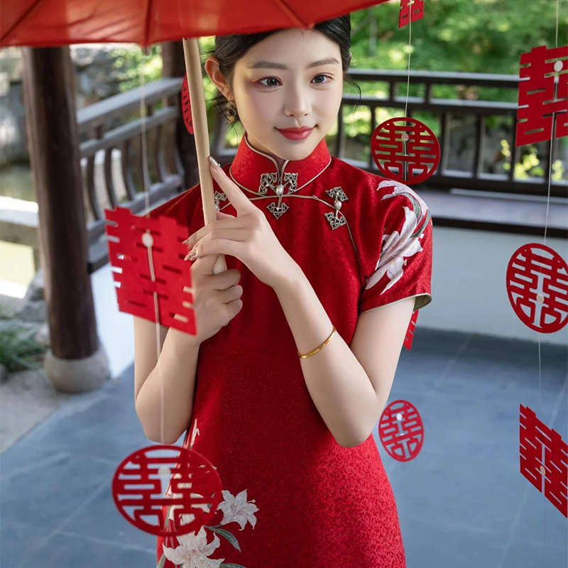 结婚陪嫁新娘伞迎亲出嫁伞秀禾y晨袍拍照道具新中式接迎亲喜字红