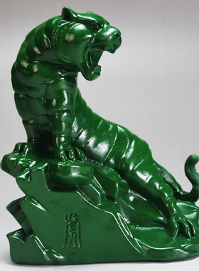 老虎实木摆件木头绿色老虎实木摆件木质雕刻木雕生U肖寅虎上虎工