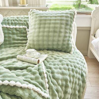 2可024新款毯抱枕毯子折叠收纳绒靠LTA垫多功能午休毯法兰绒小毯