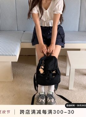 芝士商店~旅游轻便双肩包女设计感黑色背包小众S手提书包百搭包包