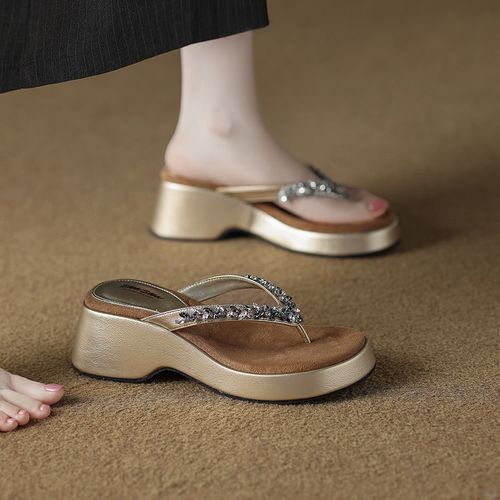 巨好看厚底凉拖鞋夏季外穿2025新款绝美不累脚气质水钻人字拖鞋女