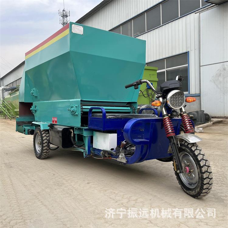 全天定量牧场饲料喂料机双边出料牛槽撒料车螺旋牧场牛羊撒草车