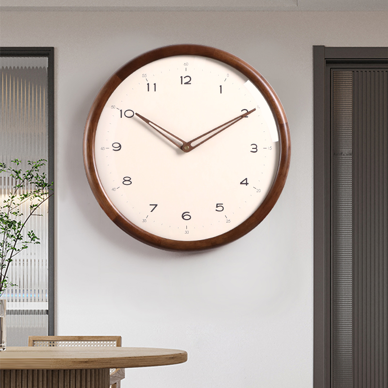 现代简约实木挂钟客厅家用时u钟挂墙时尚网红钟表2023新款复古挂
