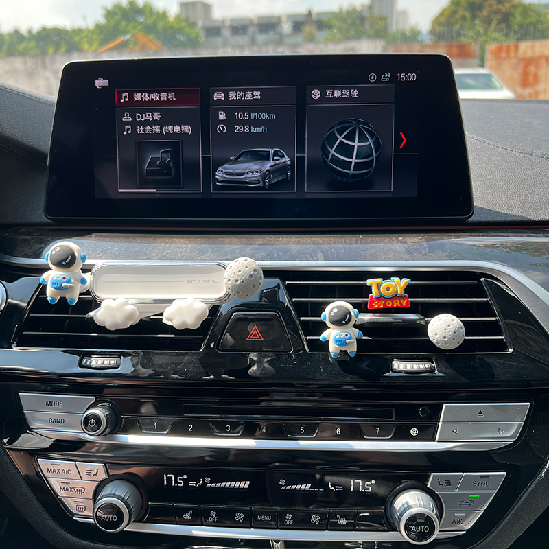 推荐重力车载支架出o风口卡扣式车上导航架女士人卡通可爱新款