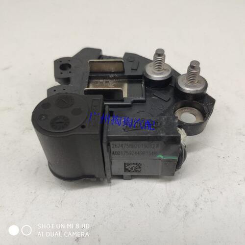 适配吉利博越北汽威旺M50发电机调节器稳压器