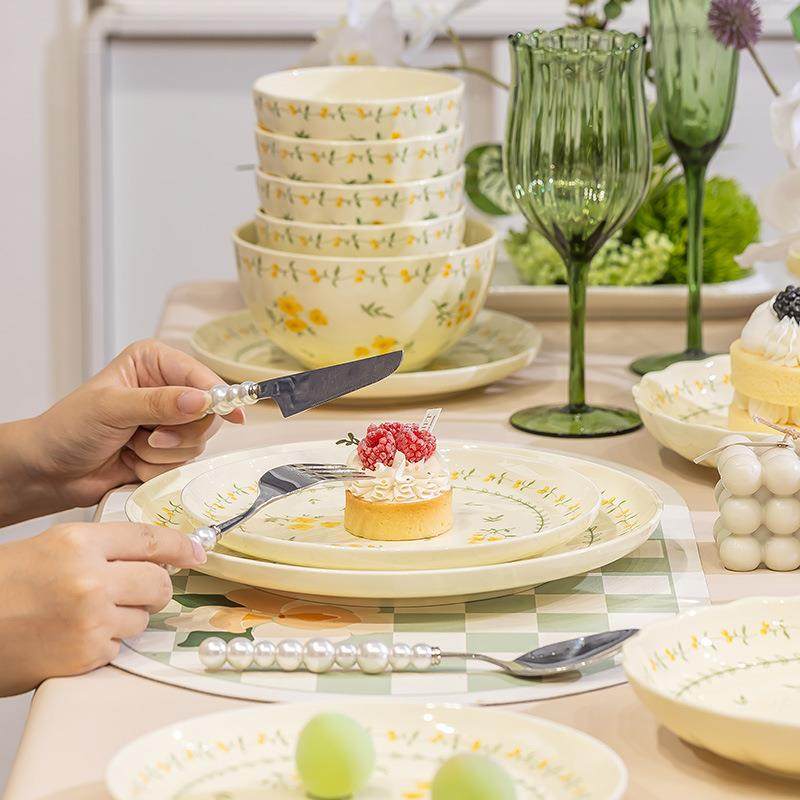 法式田园风陶瓷碗盘套装家送筷礼下釉彩碗盘碎花春堇碗组合密文用