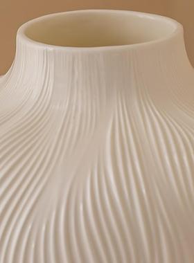 新款白色装理玻璃TRT花瓶高值客餐厅颜花肌瓶插花高级感饰摆件可