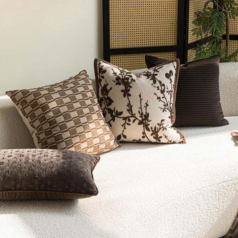 复美拉棕色YHM抱枕中古风轻古客德厅沙发靠奢枕新中式靠垫民宿样