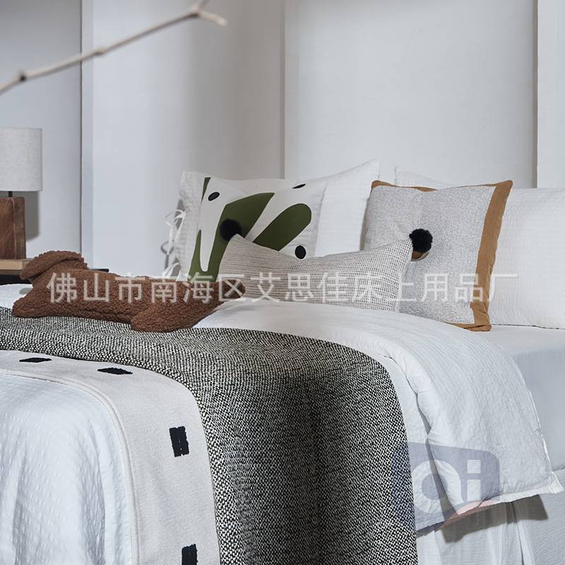 现代简约样板间儿童房绿色系床品多件套酒店民宿沙发抱枕搭毯组合
