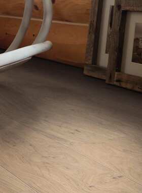 欧洲白橡木人字拼多层实木复合木地板灰色15mm楼梯地暖地板专用