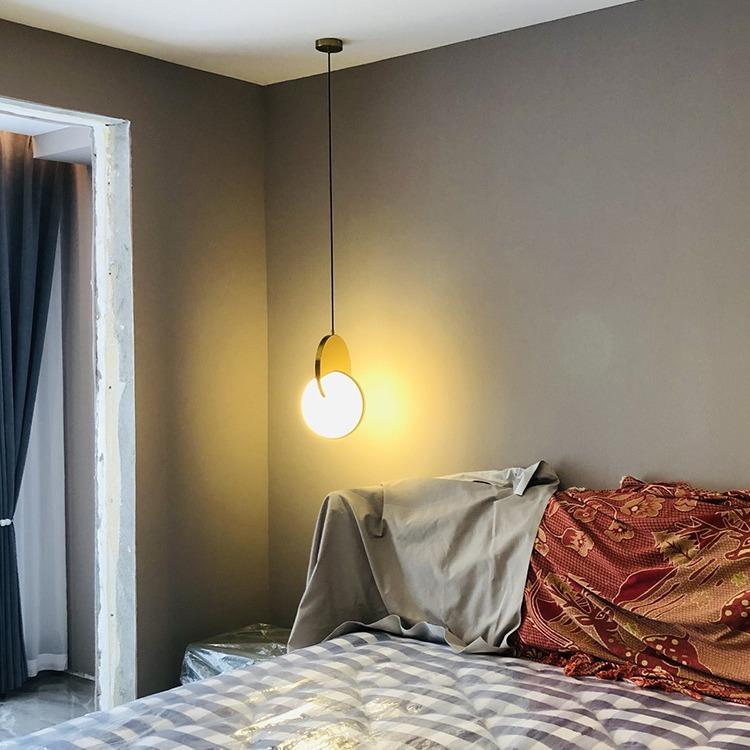 北欧创意吧台餐厅后现代简约卧室床头设计师单头网红轻奢艺术吊灯