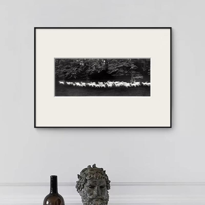 现厅代象抽黑白摄影装饰画小众艺术客厅沙发背景墙挂餐画鹿群酒店